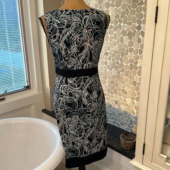 Ann Taylor LOFT black patterned dress - size 4 - Picture 3 of 4